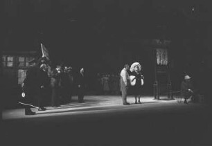 Szenenbilder aus "Der Besuch der alten Dame", tragische Komödie von Friedrich Dürrenmatt. Volksbühne Berlin, 24.02.1965