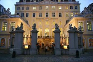 Dresden-Altstadt, An der Frauenkirche 12. Coselpalais (1744-1746; J. C. Knöffel, J. H. Schwarze / Wiederaufbau 1973-1975 und 1998-1999)