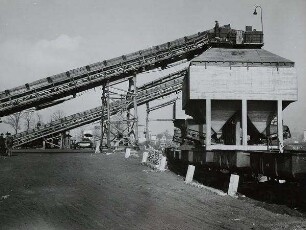 Trümmerverwertung (aus der Serie "Hamburg als Industrieplatz")