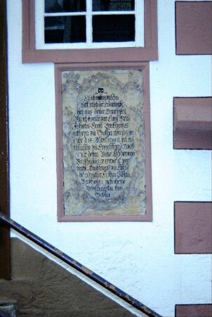 Kirche: barocker Grabstein (17. Jh.) für Johann Ernst Backhaus