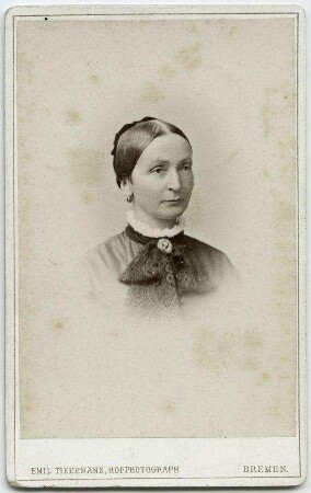 Poser und Groß-Naedlitz, Julie von
