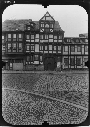 Quedlinburg, Steinweg 11. Hotel "Zur Goldenen Sonne" (ehem. Kaufmannshaus, 1671). Straßenfront