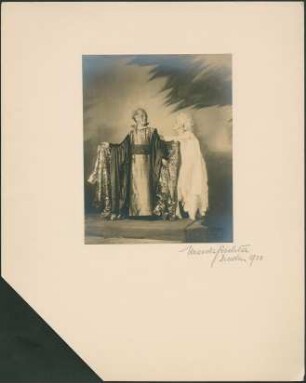 "Der Sturm" von William Shakespeare. Szene mit Friedrich Lindner als Prospero und Antonia Dietrich als Ariel. Dresden: Schauspielhaus, 29.06.1930