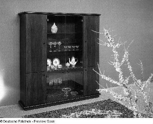 Vitrinenschrank