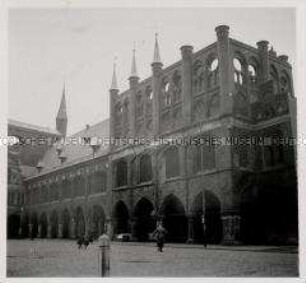 Lübeck, Rathaus, Zerstörungen