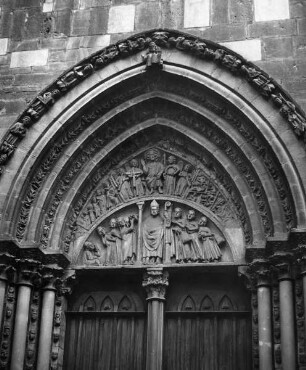 Portal der Kirche Saint-Martin in Colmar — Szene der Nikolauslegende (untere Zone) und Weltgericht (obere Zone)