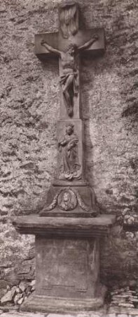 Kapelle. Kruzifix 1821 mit St. Katharina