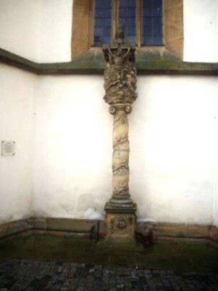 Stadtkirche - Chor im Norden-Brandsäule (Jahr Zerstörung der Stadt Jahr 1684)-errichtet in Angedenken 1694