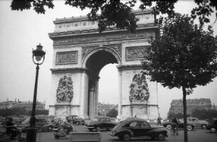 Paris: Arc de Triomphe, nahe
