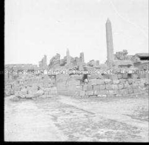 Ruinen einer Tempelanlage, Luxor, Ägypten