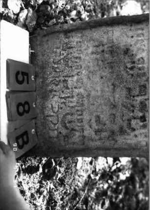 Grabstein 58 (Index: 99790634) Maße HxBxT: 79x44x13 cm: Grabstein 58B