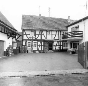 Fachwerkwohnhaus; Ortenberg, Erbsengasse 13