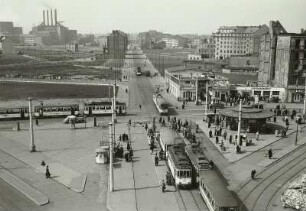 Postplatz, Wallstraße, Schweriner Straße : Dresden. Postplatz. Blick über sie Schweriner Straße nach Nordwesten