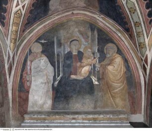 Freskenausstattung, Die thronende Madonna umgeben von den Heiligen Paulus und Petrus