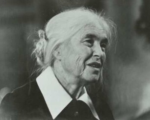 Seghers, Anna, geb. Netty Reiling : Portraitaufnahme während des VII. Schriftstellerkongresses der DDR