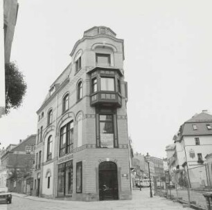 Reichenbach, Wohnhaus : Reichenbach. Wohn- und Geschäftshaus. Zenkergasse 2/Ecke Zwickauer Straße. Um 1905. Eckansicht