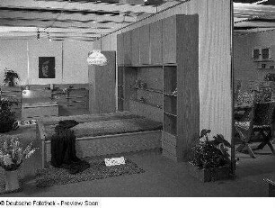 Schlafzimmer (Modell MT 2000) : Ausstellungskoje des VEB Thüringer Möbelkombinat Suhl mit Schlafzimmer (Modell MT 2000)