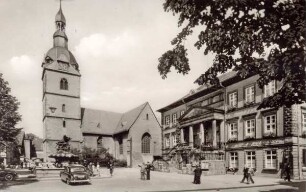 Marktplatz mit Rathaus, Erlöserkirche und Donopbrunnen. Detmold. Marktplatz