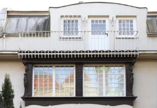 Kleines Haus Glückert / Haus Rudolf Bosselt — Risalit