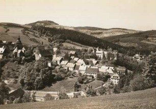 Lauenstein : Stadt und Schloss Lauenstein von Nordosten gesehen mit dem Geisingberg