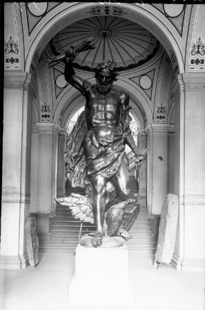 Jupiter mit Blitzen und Adler : Schloss Rastatt. Skulptur des Jupiter mit Blitzen und Adler. Bronze (1701/1800)