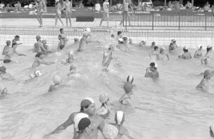 Badebetrieb im Rheinstrandbad Rappenwört