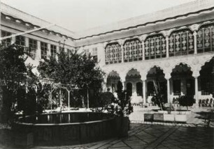 Damaskus. Haus Chamieh. Innenhof mit Brunnen