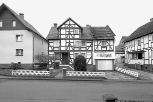 Einhaus; Niestetal, Dorfstraße 10