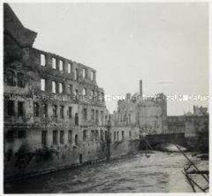 Nürnberg, Partie an der Pegnitz mit Museumsbrücke und dem Heilig-Geist-Spital