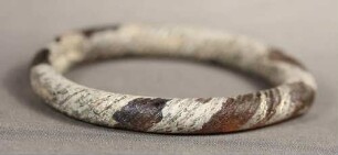 Armring aus Glas