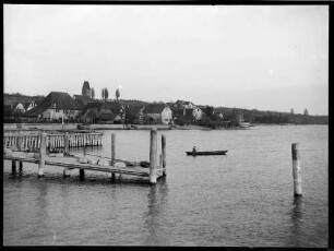 Hagnau Ortsbild im Vordergrund Bodensee