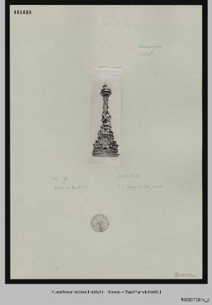 Leuchter mit Christus-Monogramm, Putti und Engeln