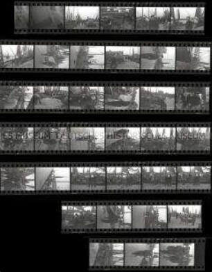 Schwarz-Weiß-Negative mit Aufnahmen vom Fischkutterhafen im niederländischen Urk, sowie Eisenbahnerstreik (Ost) bei Westberliner S-Bahn