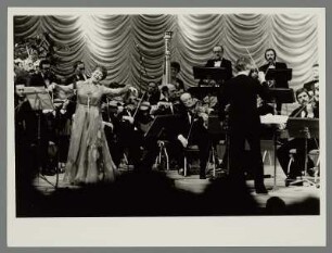 Renate Holm : Portrait der Opernsängerin (Sopran) Renate Holm im Kulturpalast Dresden