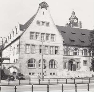 Jena. Friedrich-Schiller-Universität, Schlossgasse 1. Universitätsgebäude (1905/1908; Th. Fischer). Ostseite mit Turm