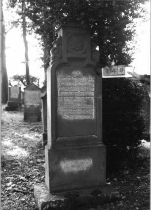Grabstein 149 (Index: 99795657) Maße HxBxT: 210x67x22 cm: Grabstein 149