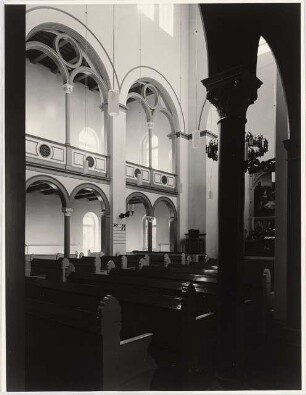 Evangelisches Diakonissenkrankenhaus Bethanien, Berlin-Kreuzberg Umbau. Kirche: Seitenwand nach Restauration