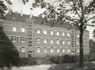 Dresden-Strehlen, Dohnaer Straße 52/50. Wohnhäuser (Heimstätten GmbH Dresden /HGS, 1927-1928; P. Löffler). Straßenansicht von Osten