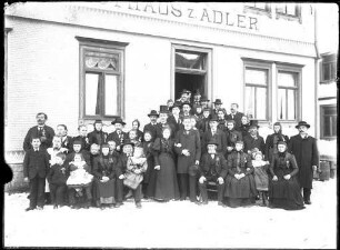 Festgesellschaft in Sankt Georgen