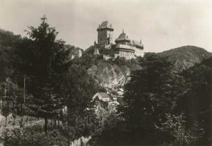 Burg an der Beraum, Karlstein (Böhmen) : Reproduktion nach Foto (Fotograf unbekannt)