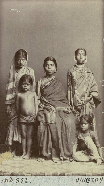 Photo de groupe Femme avec quatre enfants