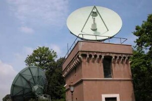 Rom - Radio Vatikan : Sendeanlage am Gebäude von Radio Vatikan in Rom, aufgenommen im April 2004
