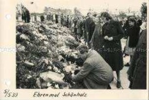 Feier zum "Tag der Befreiung" am Sowjetischen Ehrenmal in Pankow-Schönholz