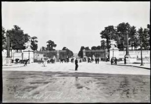 Paris, Eingang zum Jardin des Tuileries von der Place de la Concorde