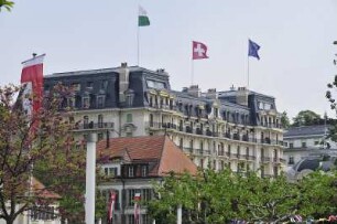 Lausanne - Luxushotel : Zahlreiche große Luxushotels stehen am Ufer des Genfer Sees. Aufgenommen in Lausanne am 19. Mai 2010