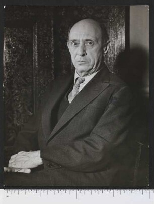 Porträtaufnahme Arnold Schönberg