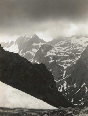 Hohe Tatra. Blick vom Slavkovsky stit (Schlagendorfer Spitze) (2452 m) zum Velka Studena dolina (Großes Kaltbachtal)