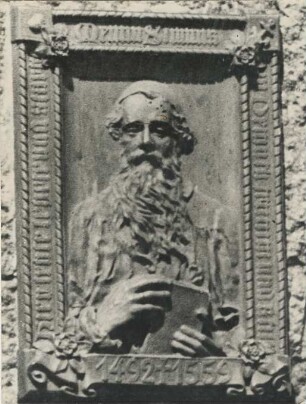 Bad Oldesloe, Altfresenburg: Gedenkstein für Menno Simons: Detailaufnahme alte Bildplatte;