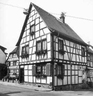 Fachwerkwohnhaus; Dreieich, Steingasse 2