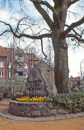 Ehrenmal mit Friedenseiche
